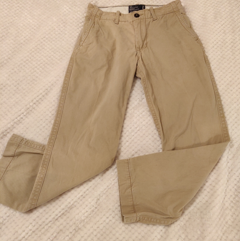 American Eagle 30x30 khaki pants (like new)